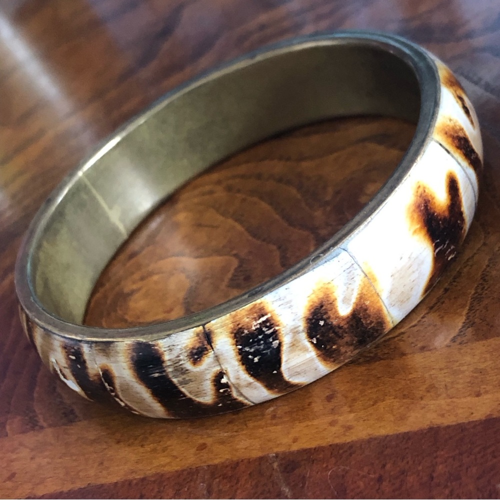 Vintage solid brass rare nautilus fossil bangle bracelet NWT